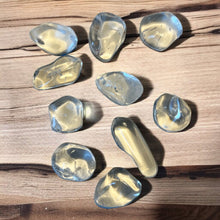  Clear Quartz Tumbled