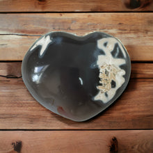  Orca Agate Heart